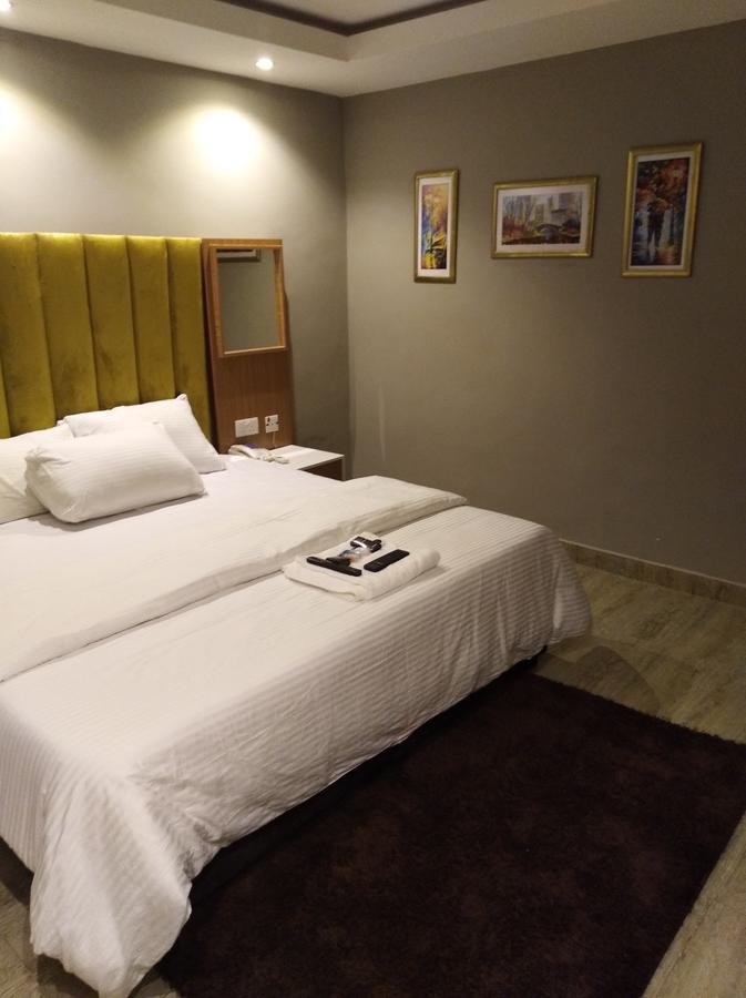 Blackwood Hotels Ikeja Exterior photo